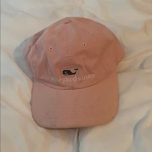 pink vineyard vines hat